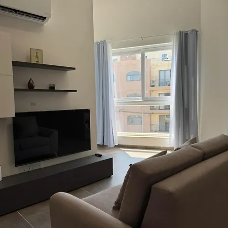 New Modern And Spacious 2b - By Hostmt