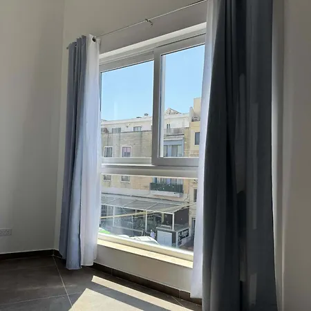 Apartmán New Modern And Spacious 2b - By Hostmt