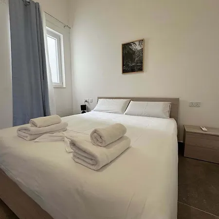 New Modern And Spacious 2b - By Hostmt *